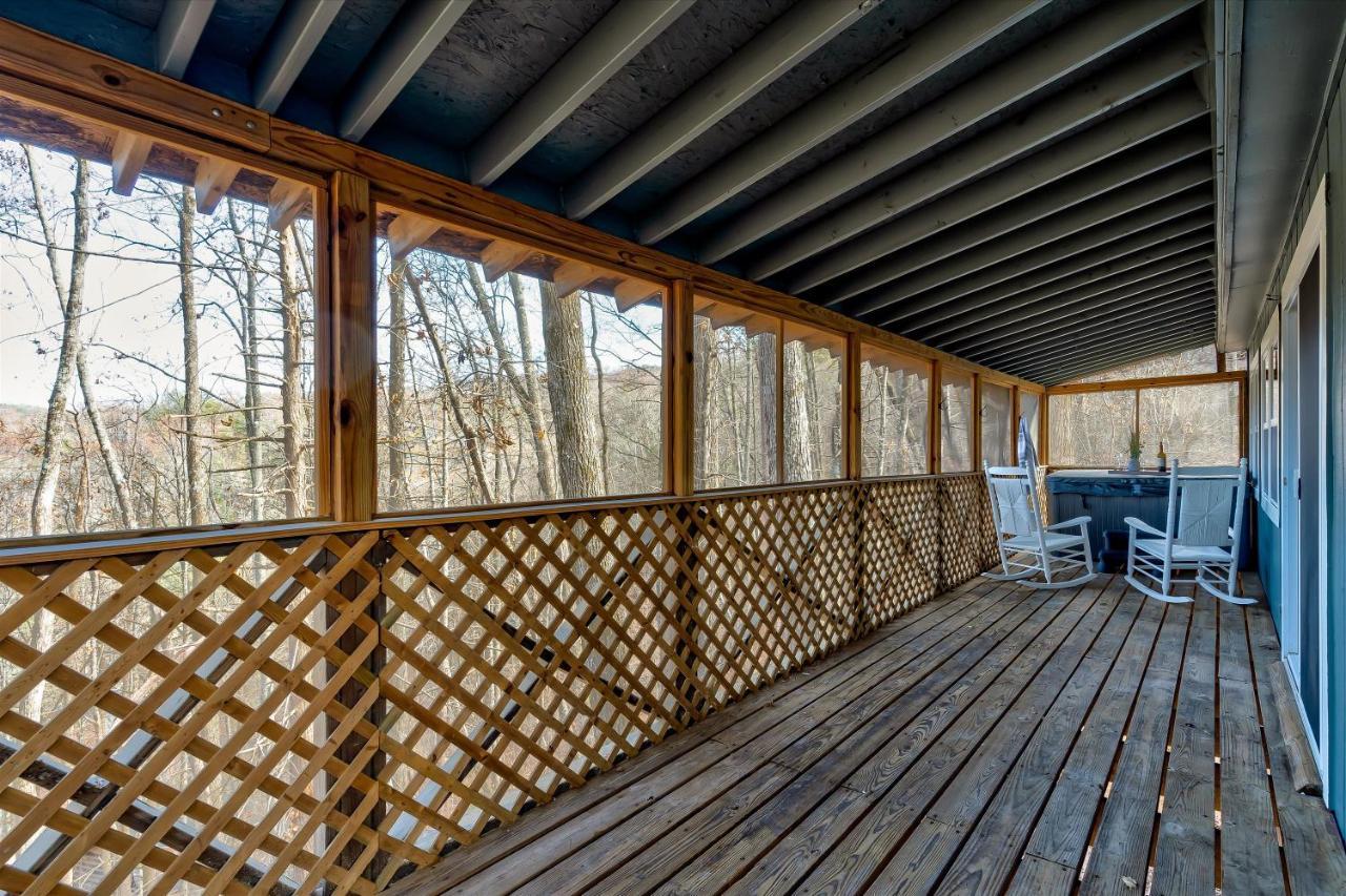 The Pet Friendly Cub Cabin Sevierville Exterior photo