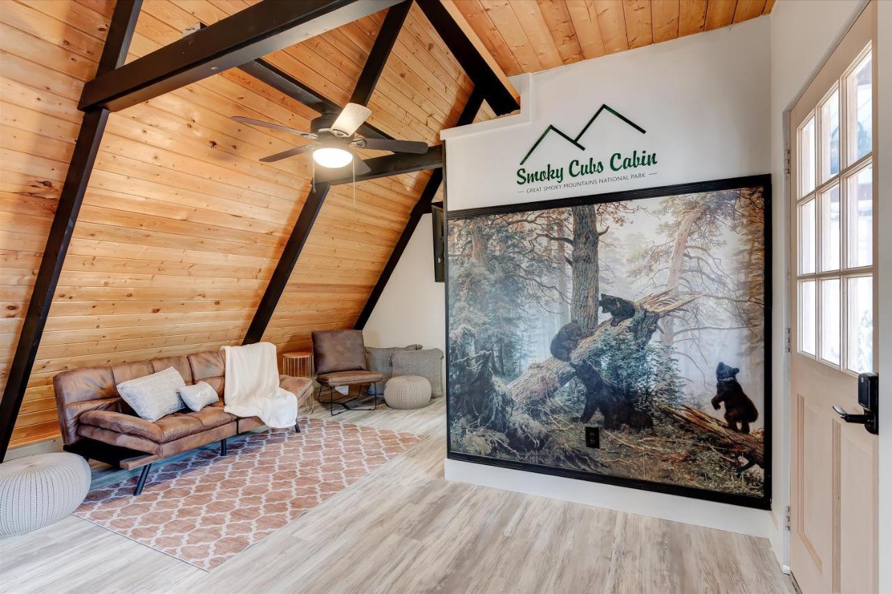 The Pet Friendly Cub Cabin Sevierville Exterior photo